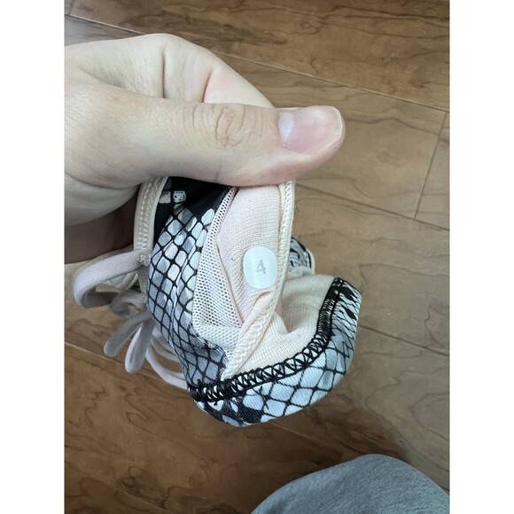 Lululemon Womens Size 4 Strappy Sports Bra Snake Print Pink Black Yoga Gym - Picture 6 of 6